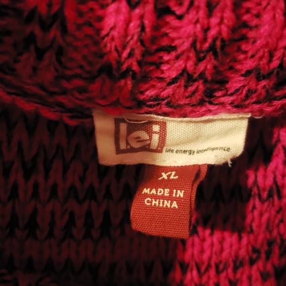 Lei Short Sleeved Sweater Dress - Picture 4 of 4